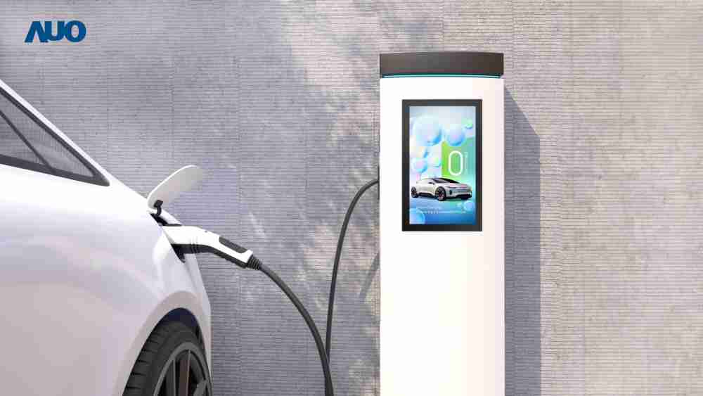 友達〝EVSE車用充電樁解決方案〞專為電動汽車充電樁設計，，具有高亮度、、克服戶外艱難環境的耐溫、、、、耐紫外線等特性，，，，並搭載散熱性及擴充性強的高效能工業電腦，，，可實現人機互動訴求，，，，如資訊顯示、、支付等應用