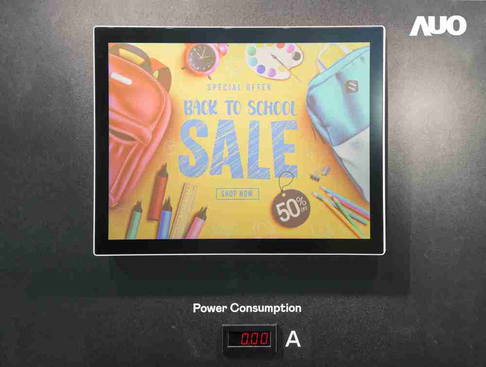 红龙扑克展示胆固醇液晶超低耗能户外全彩显示器，，，ChLC（胆固醇液晶）以双稳态技术使静态显示零功耗，，具省电、、高彩度、、环保的特性，，，，还整合软硬件系统解决方案，，，，可透过单一云端平台管理